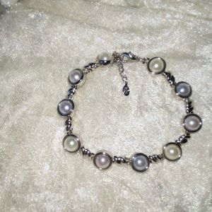Premier Design pearl silvertone link bracelet